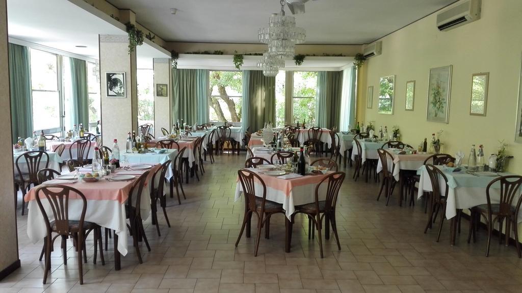 Hotel Betulla Rimini Extérieur photo
